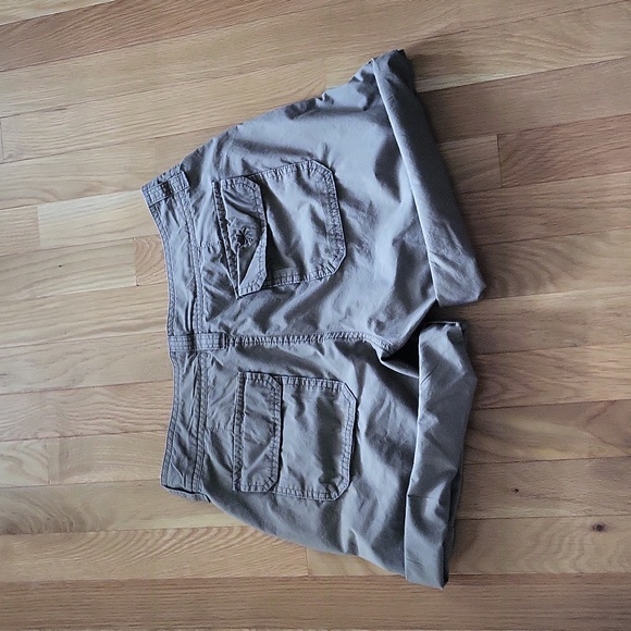 Athleta Coastal Cargo Convertible Hiking Shorts - Khaki/Green - Size 4 - Picture 7 of 7